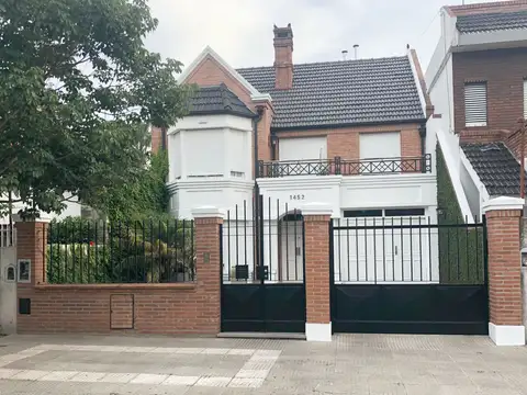 Casa - Venta - Argentina, Haedo - DEFENSA 1452