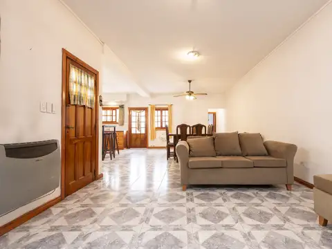Casa 4 ambientes con 4 baños