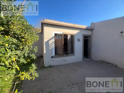 Casa 5 ambientes con 2 baños