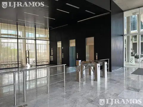 Oficina en Alquiler con 8 cocheras