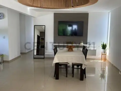 Casa en Venta en Villa Catalina, USD 140.000