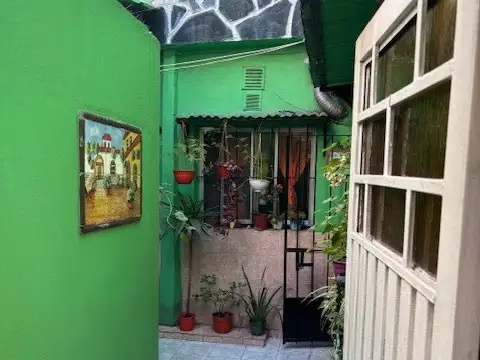 Depto Tipo Casa 2 ambientes con 1 baño