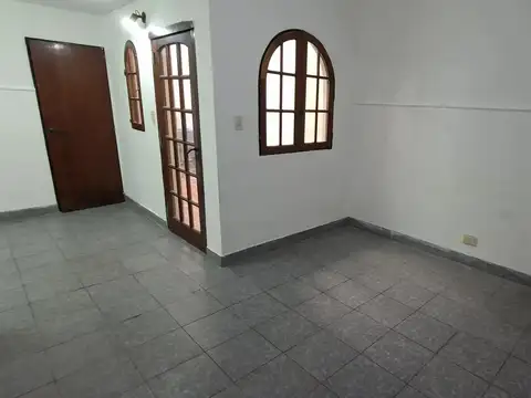 PH independiente tipo casa FTE apto COMERCIAL oficina