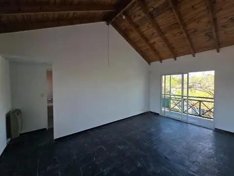 Departamento 2 ambientes con cochera doble y balcon