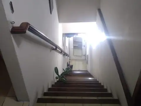 Venta departamento de 4 ambientes en pleno centro de Escobar