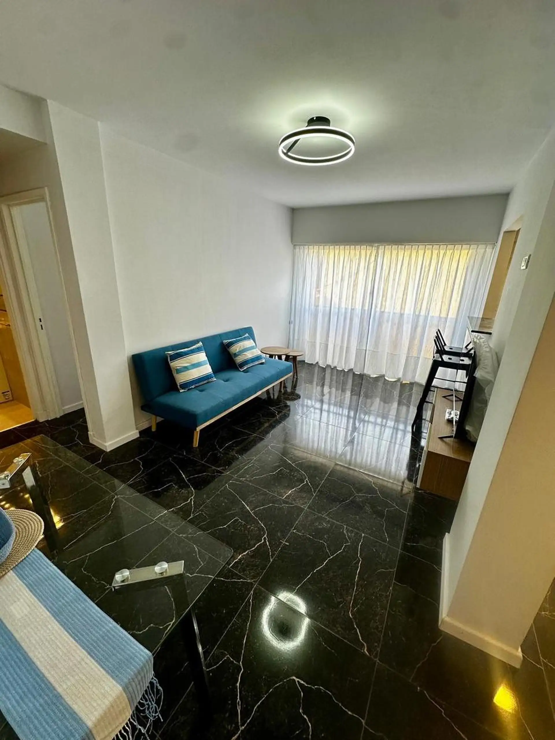 Venta de departamento - 2 ambientes - Al contrafrente - Balcón francés - Centro - Mar del Plata