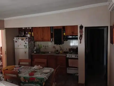 Casa 5 ambientes con 1 baño