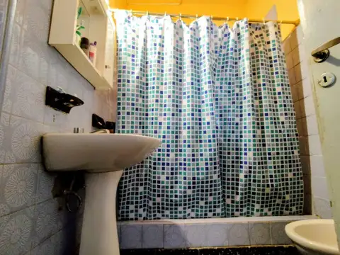 Venta Casa Multifamiliar en Villa Luzuriaga