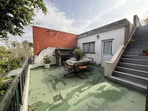 Casa PH en venta en Ramos Mejia