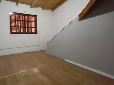 Depto Tipo Casa 3 ambientes con 1 baño
