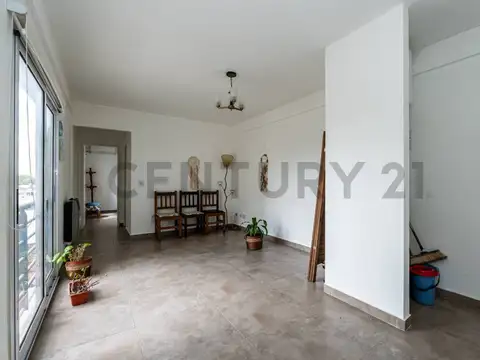 Venta de 2 ambiente en Haedo Norte sobre Av.Peron 3022 (Ex. Gaona)