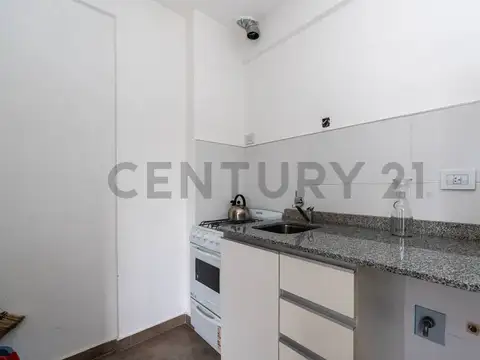 Venta de 2 ambiente en Haedo Norte sobre Av.Peron 3022 (Ex. Gaona)