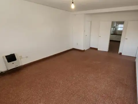 DEPARTAMENTO EN GODOY CRUZ SOBRE AV. SAN MARTÍN