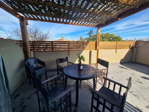 CASA 5 AMBIENTES VENTA FLORESTA PATIO TERRAZA PARR