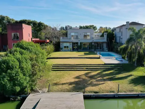 Casa al Lago en Alquiler Anual en Santa Barbara!