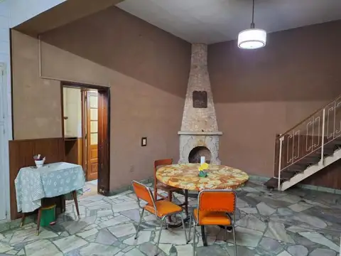 Mario Antelo 1053 , Piso 1