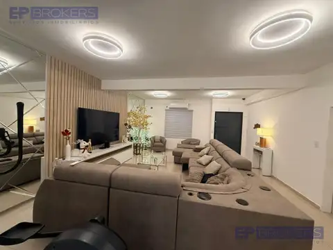 Casa en Alquiler 4 ambientes IMPECABLE GRAN ZONA