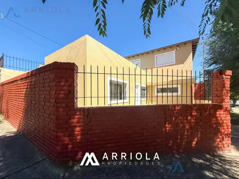 Casa 6 ambientes con 3 baños