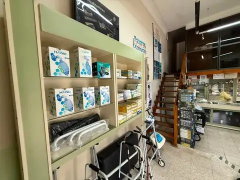 Local con depósito y oficina en alquiler s/ ochava