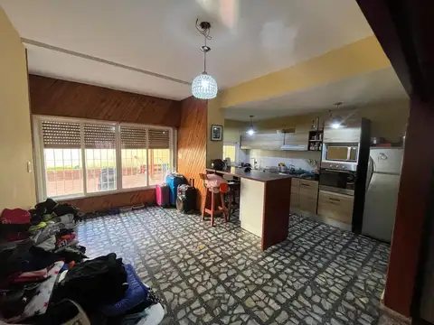 Casa en Alquiler con 1 cochera