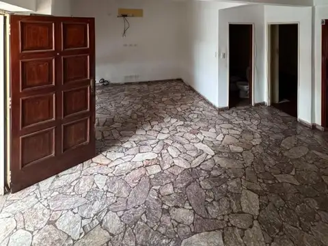 Casa en Alquiler con 1 cochera