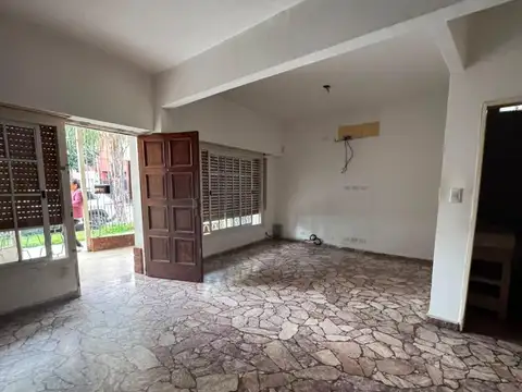 Casa en Alquiler en Ramos Mejia, $ 1.400.000