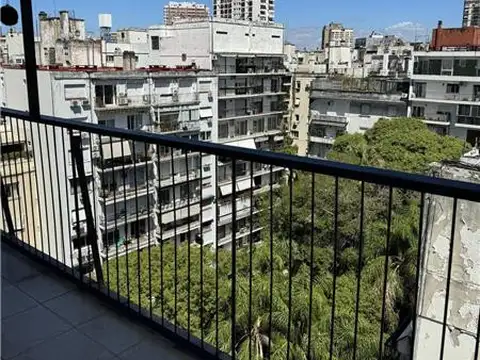 DÚPLEX PISO ALTO DE 4 DORMITORIOS .