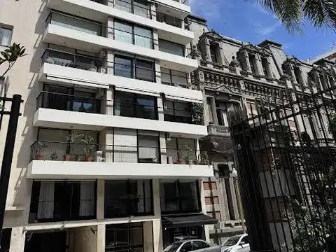 DÚPLEX PISO ALTO DE 4 DORMITORIOS .