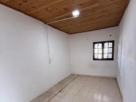 Casa 2 ambientes con 1 baño