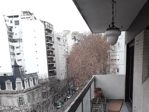 EXCELENTE DEPTO. 3 AMB. AL FRENTE CON BALCÓN