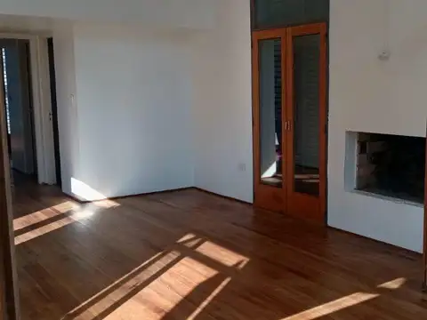 Casa en Alquiler en Villa Elisa, $ 950.000