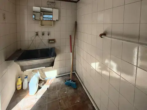 Casa 4 ambientes con 1 baño