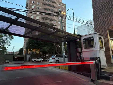 Avenida J. M. de Pueyrredón 700