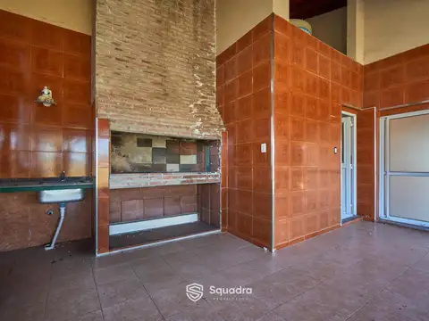 Casa en Venta con 4 cocheras