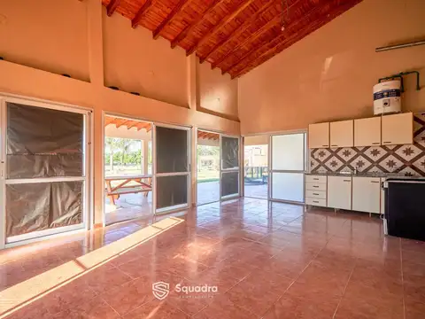 VENTA | PERMUTA - Casa ambiente único con Parrillero y Piscina. Punta Chacra, Roldán.