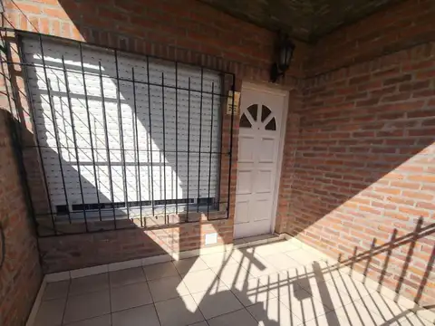 Depto Tipo Casa en Alquiler de 2 dormitorios