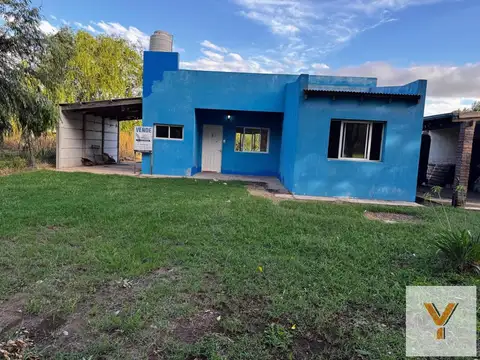 Casa en venta - 2 Dormitorios 1 Baño - Saladillo