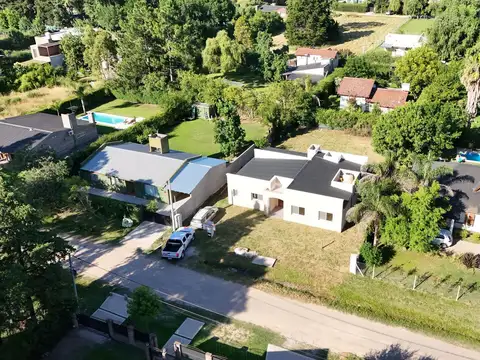 Casa en Venta A estrenar. 3 dormitorios. Patio con galería y parrilla. Parque Sakura