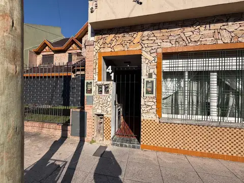 Depto Tipo Casa en Venta en Ramos Mejía, USD 78.000