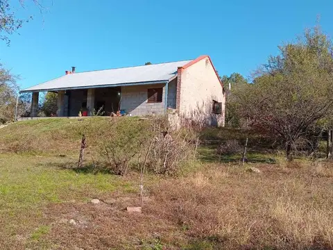 VENTA CASA GRAN PARQUE Y PILETA JOSE DE LA QUINTAN