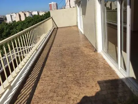 Excelente dpto c/balcón de 15m2 y cochera fija en V. Del Parque