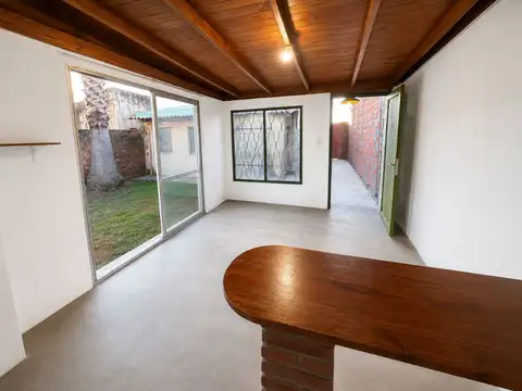 Depto Tipo Casa en Alquiler de 2 ambientes