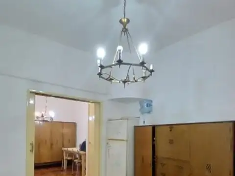 Montevideo 100, Piso 1