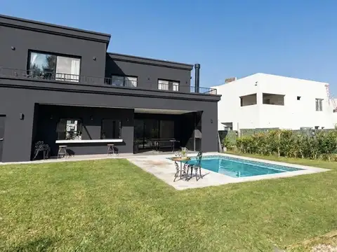 Casa en venta, Barrio Santa Ana, Villanueva