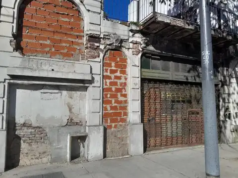 Casa en venta - 2 Dormitorios 1 Baño - Pompeya