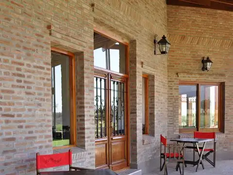 Hotel en Venta 8 Habitaciones