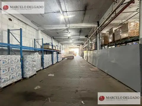 Galpón- Depósito de 700 m2   300 m2 de oficinas-  Lomas del Mirador - ALQUILER