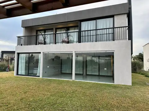 VENTA CASA 5 AMB EN BARRIO SANTA RITA SAN VICENTE/ CANNING