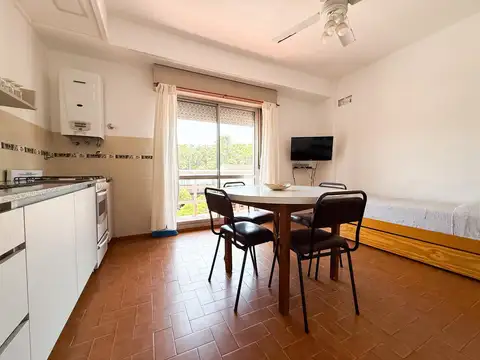 VENTA - COMPLEJO TURISTICO. EDIFICIO CON DEPARTAMENTOS DE 1, 2 Y 3 AMBIENTES EN VILLA GESELL