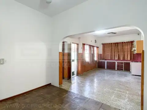 Casa 3 ambientes con 1 baño